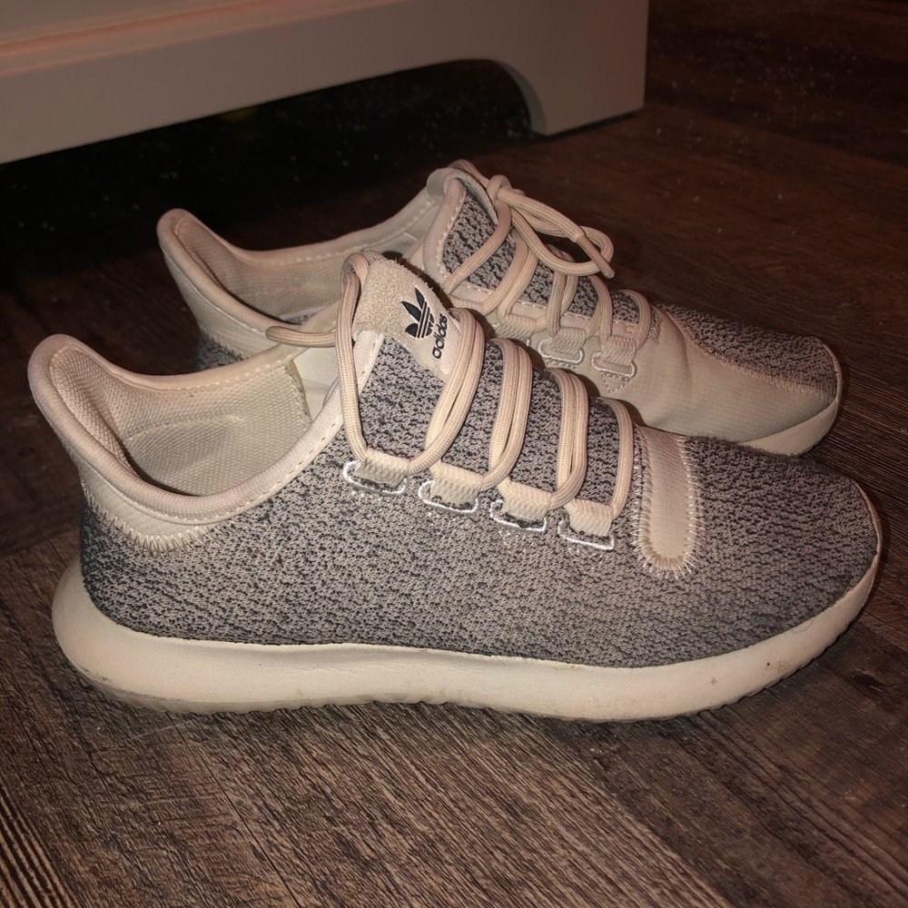 Women’s Adidas Shoes Size 6.5